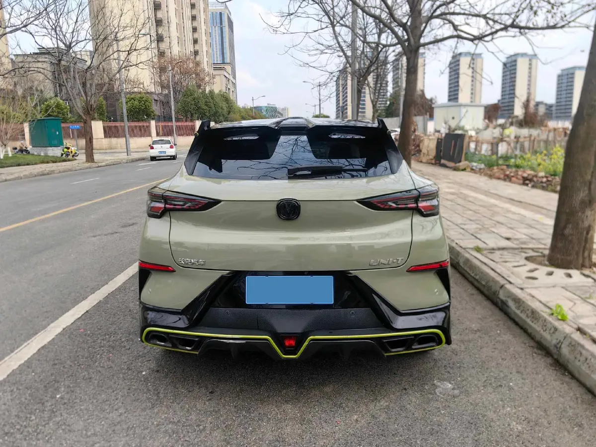 2022 ChangAn UNI-T 1.5T 188HP L4 7DCT,autocango,china used car exporter,china ev exporter,chinese used car exporter,chinese used ev exporter