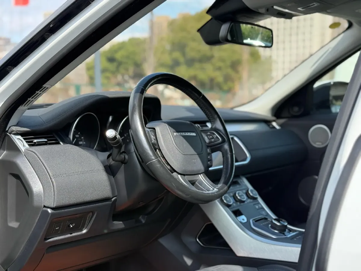 2018 Land Rover Range Rover Evoque 2.0T 241HP L4 9AT,autocango,china used car exporter,china ev exporter,chinese used car exporter,chinese used ev exporter