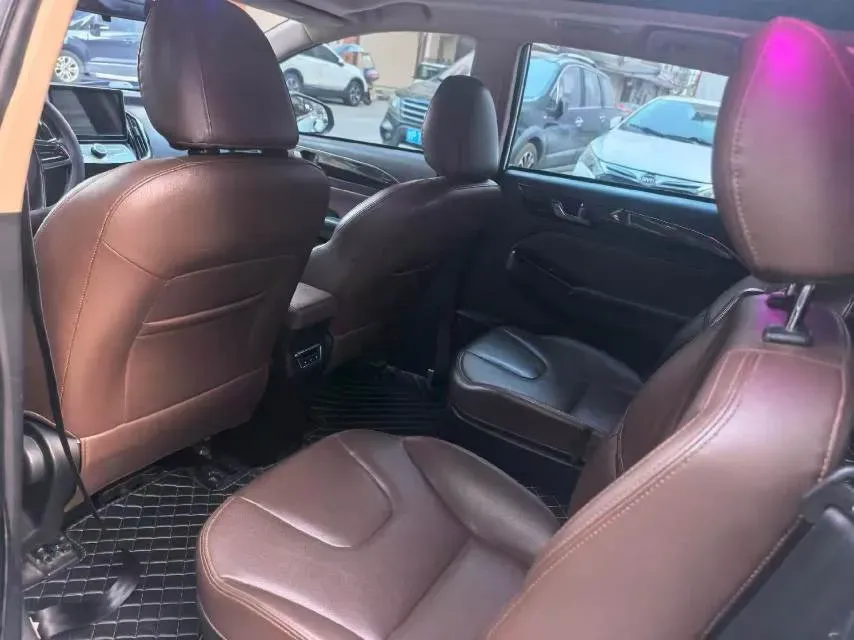 2017 LiFan XuanLang 2.0L 141HP L4 5MT,autocango,china used car exporter,china ev exporter,chinese used car exporter,chinese used ev exporter