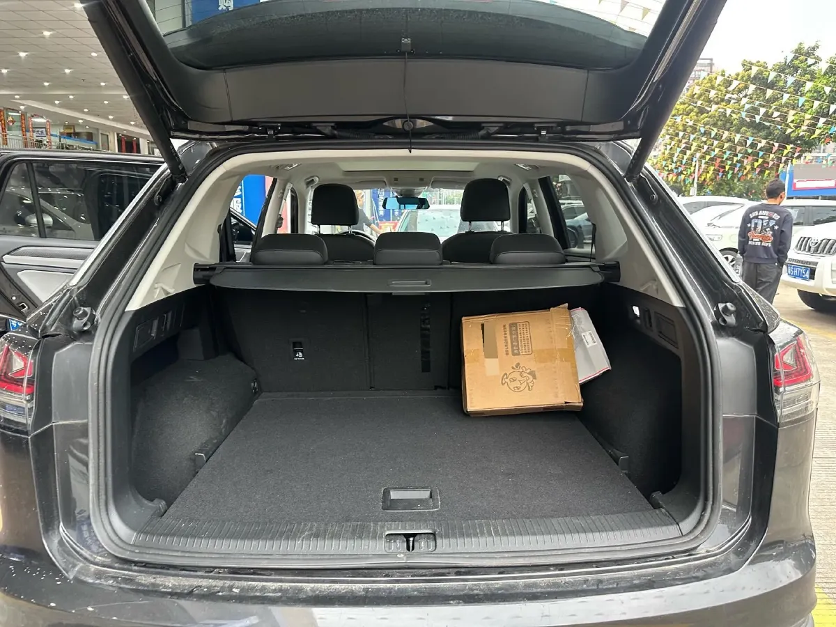 2023 Volkswagen Tayron 2.0T 186HP L4 7DCT,autocango,china used car exporter,china ev exporter,chinese used car exporter,chinese used ev exporter