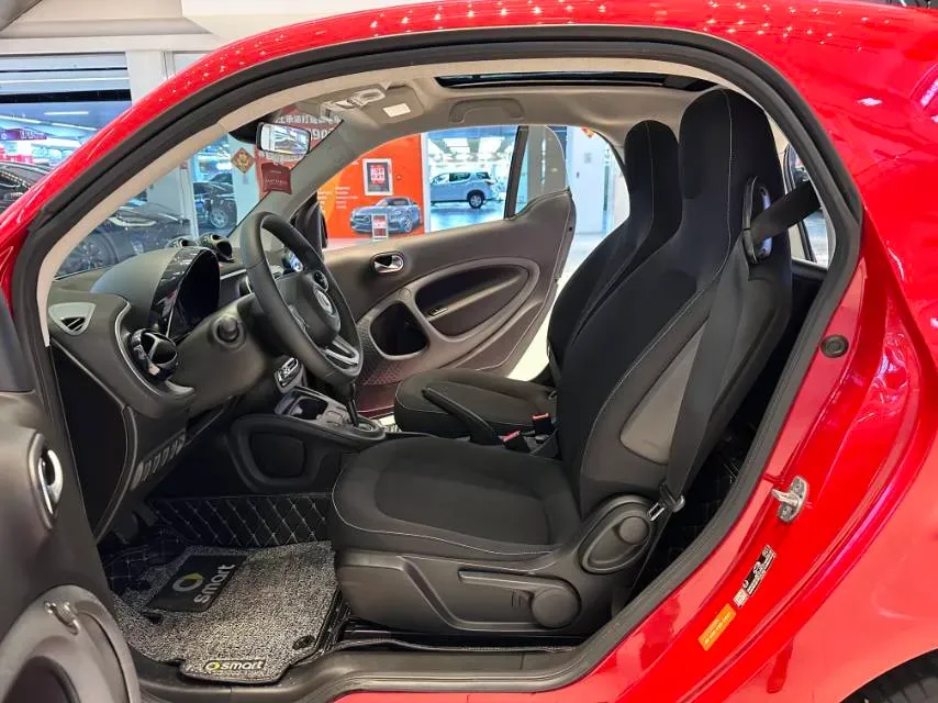 2019 Smart smart fortwo 0.9T 90HP L3 6DCT,autocango,china used car exporter,china ev exporter,chinese used car exporter,chinese used ev exporter