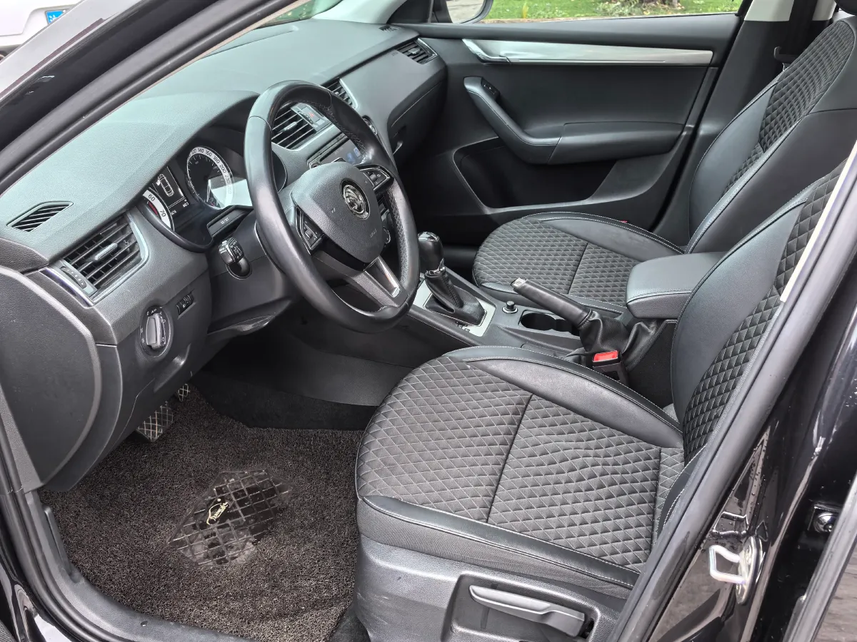 2018 Skoda Octavia 1.2T 116HP L4 7DCT,autocango,china used car exporter,china ev exporter,chinese used car exporter,chinese used ev exporter