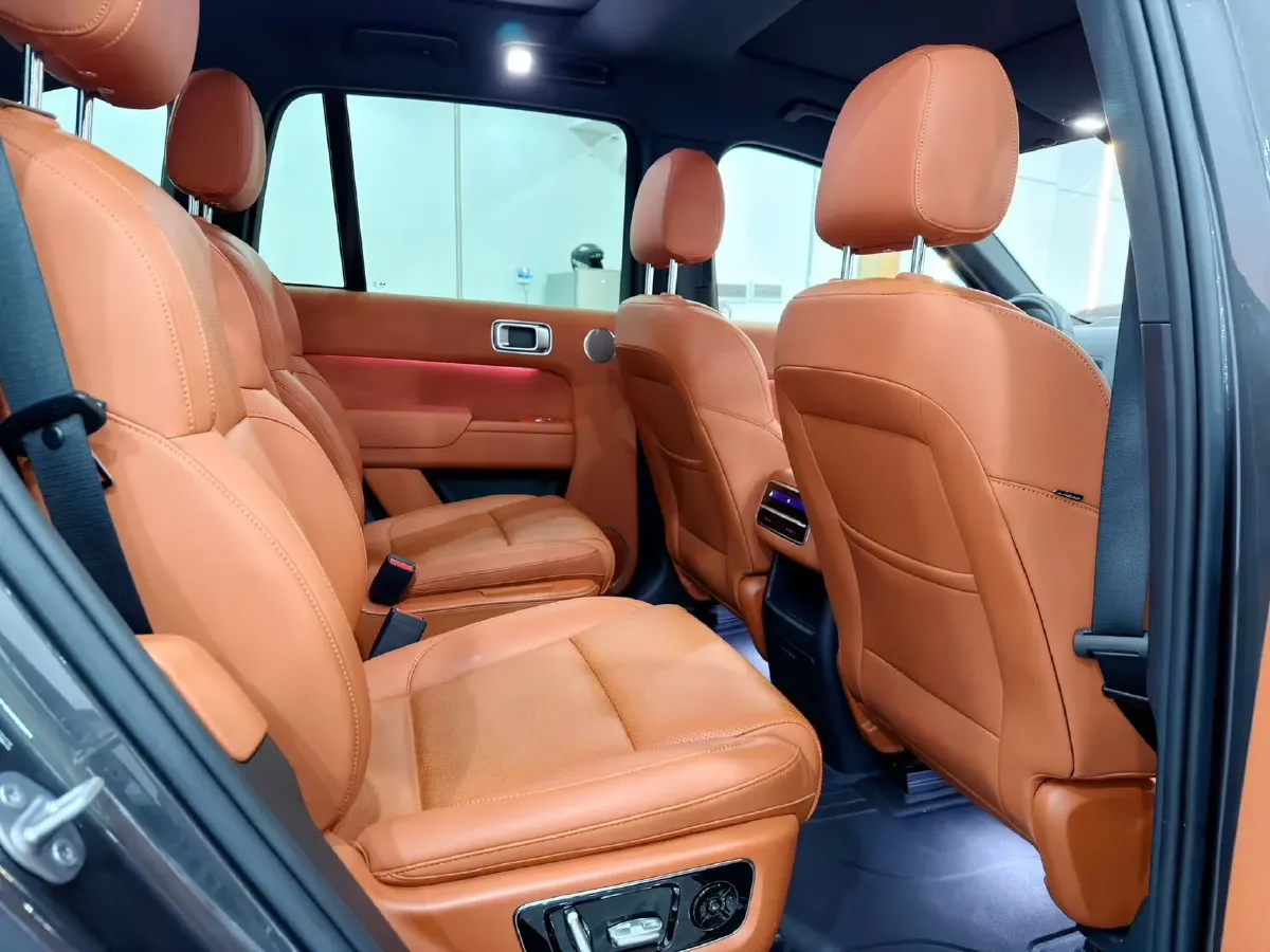 2023 Li L8 Range Extended 154HP REEV 40.9KWH,autocango,china used car exporter,china ev exporter,chinese used car exporter,chinese used ev exporter