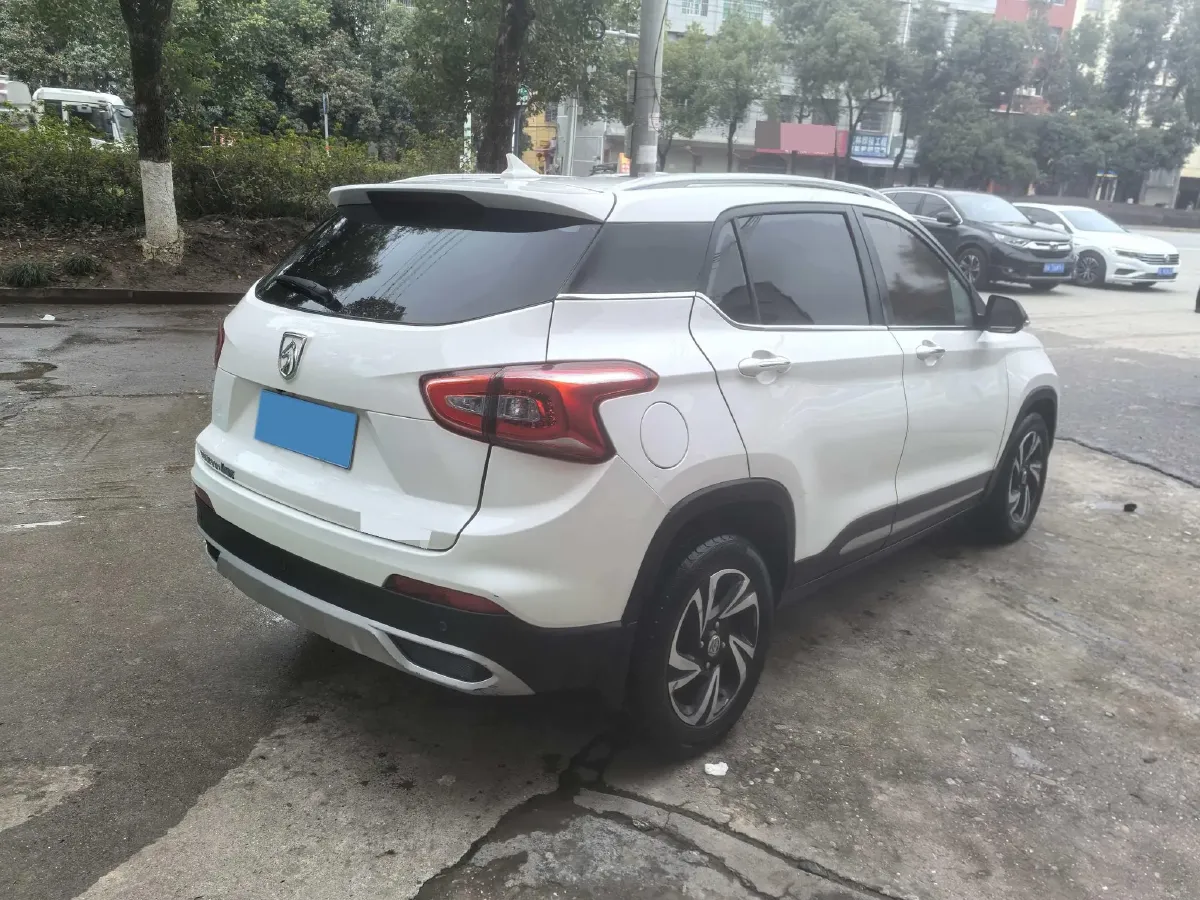 2017 HaiMa S5 Young Edition 1.6L 122HP L4 5MT,autocango,china used car exporter,china ev exporter,chinese used car exporter,chinese used ev exporter