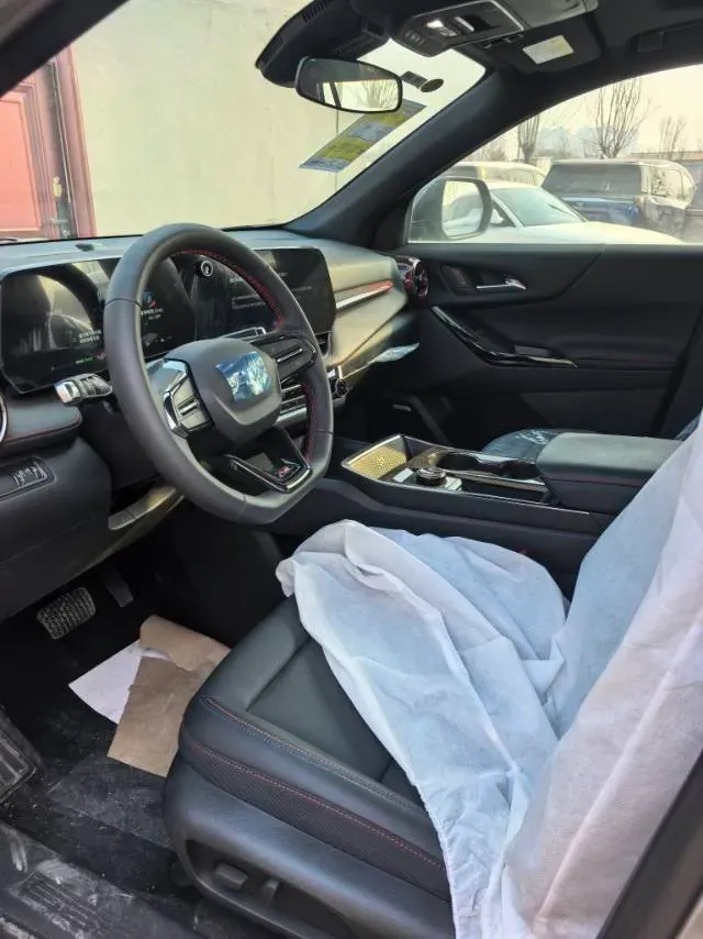 2024 Chevrolet EquinoxPlus 1.5T 180HP L4 2DHT PHEV 16.5KWH,autocango,china used car exporter,china ev exporter,chinese used car exporter,chinese used ev exporter