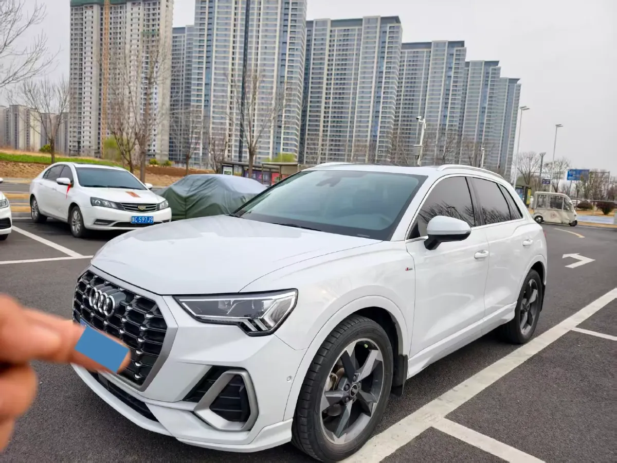 2022 Audi Q3 1.4T 150HP L4 7DCT,autocango,china used car exporter,china ev exporter,chinese used car exporter,chinese used ev exporter