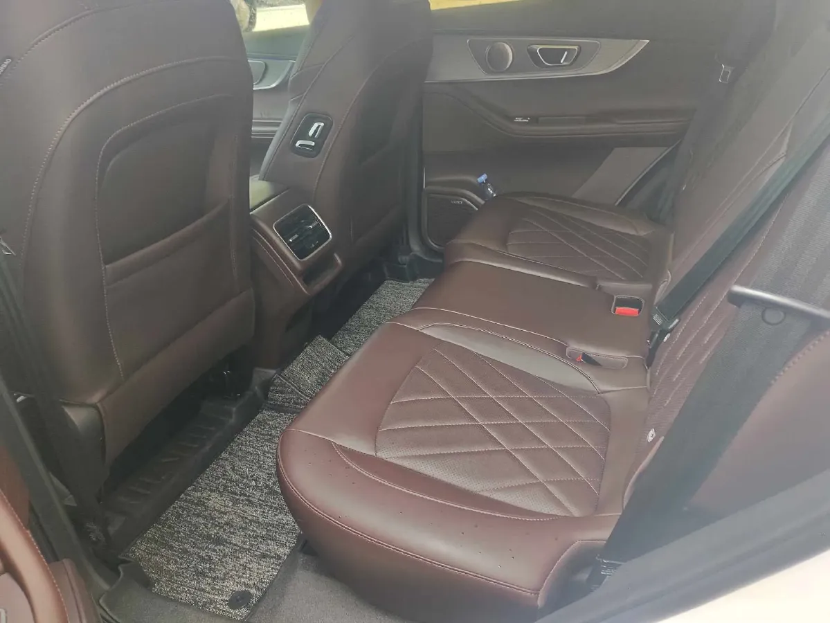 2022 Chery Tiggo 8 PRO 2.0T 254HP L4 7DCT,autocango,china used car exporter,china ev exporter,chinese used car exporter,chinese used ev exporter