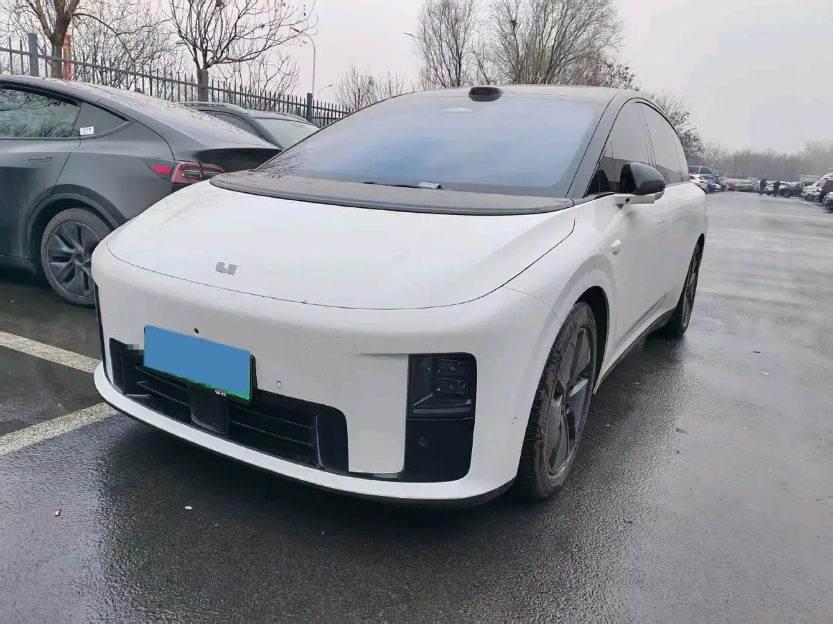 2025 Li i8 BEV,autocango,china used car exporter,china ev exporter,chinese used car exporter,chinese used ev exporter