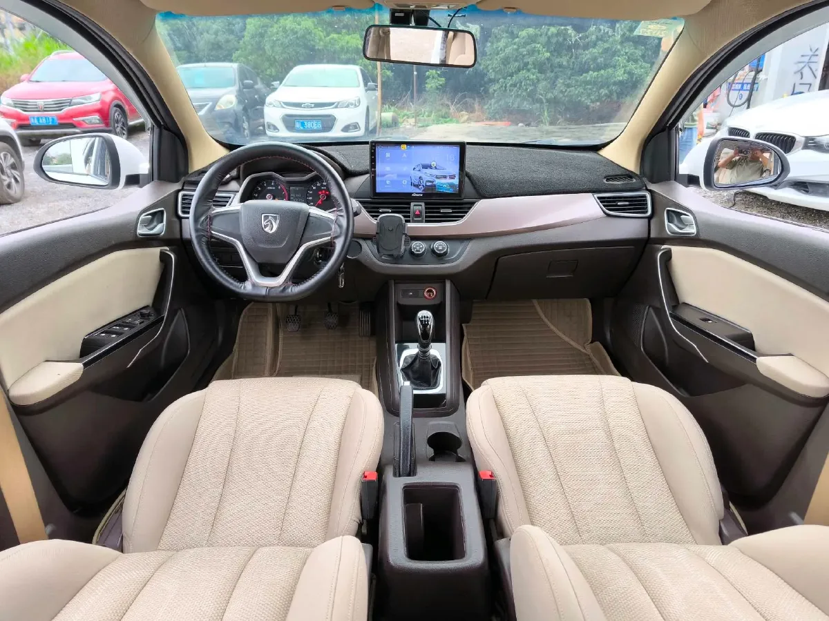2017 BaoJun 310W 1.5L 112HP L4 6MT,autocango,china used car exporter,china ev exporter,chinese used car exporter,chinese used ev exporter