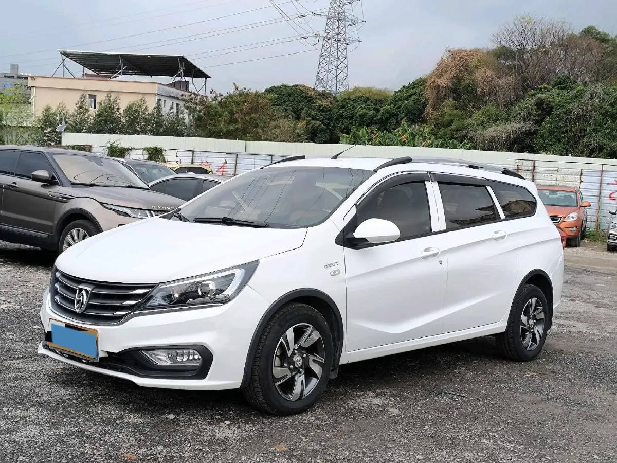2017 BaoJun 310W 1.5L 112HP L4 6MT,autocango,china used car exporter,china ev exporter,chinese used car exporter,chinese used ev exporter