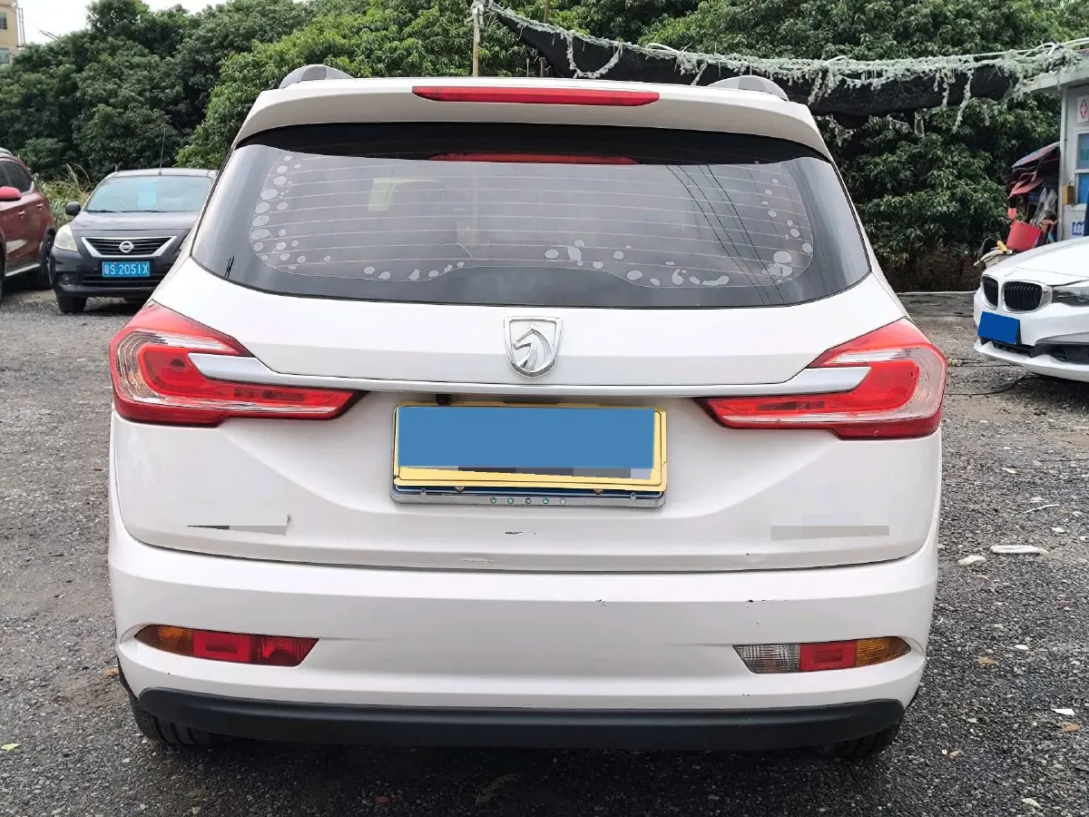 2017 BaoJun 310W 1.5L 112HP L4 6MT,autocango,china used car exporter,china ev exporter,chinese used car exporter,chinese used ev exporter