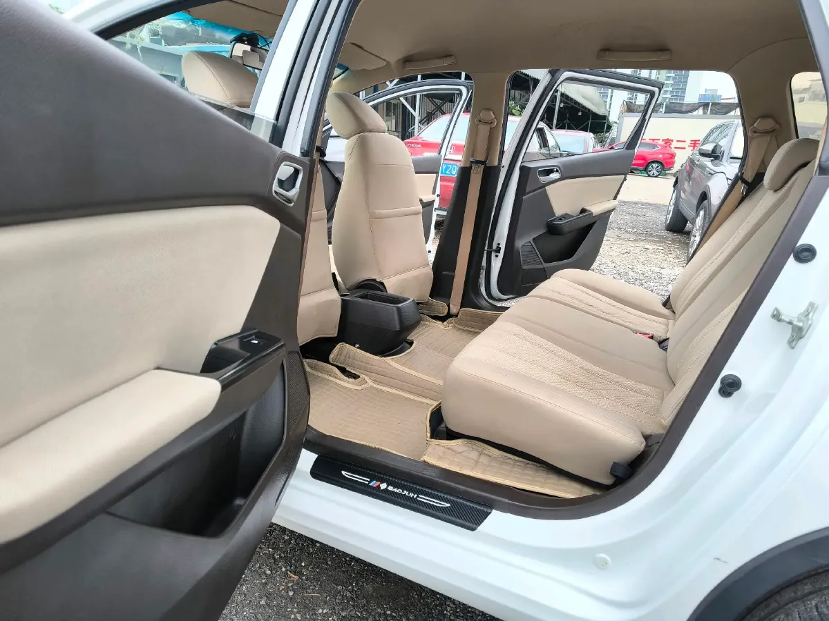 2017 BaoJun 310W 1.5L 112HP L4 6MT,autocango,china used car exporter,china ev exporter,chinese used car exporter,chinese used ev exporter