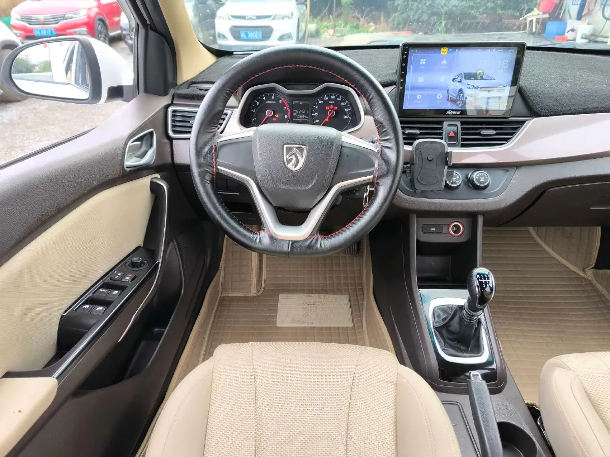 2017 BaoJun 310W 1.5L 112HP L4 6MT,autocango,china used car exporter,china ev exporter,chinese used car exporter,chinese used ev exporter