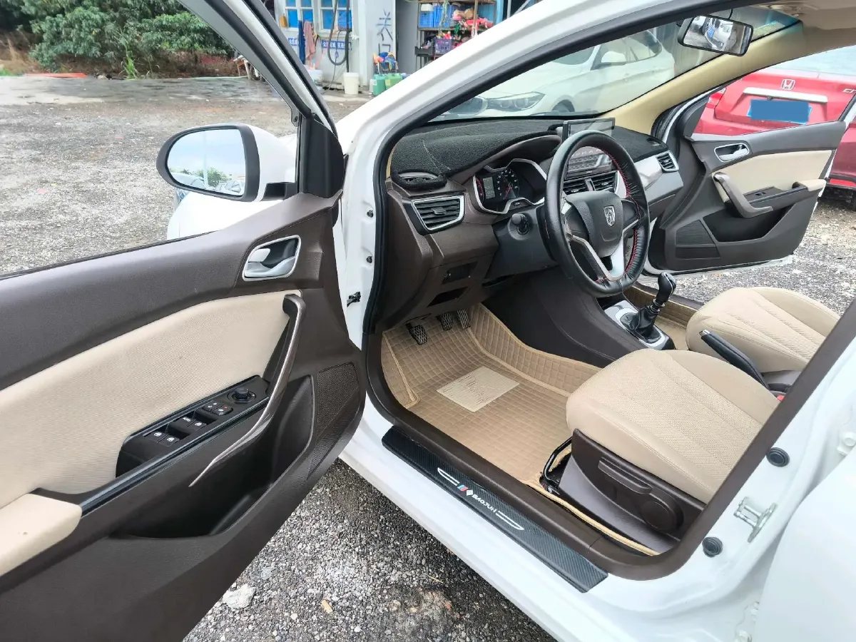 2017 BaoJun 310W 1.5L 112HP L4 6MT,autocango,china used car exporter,china ev exporter,chinese used car exporter,chinese used ev exporter