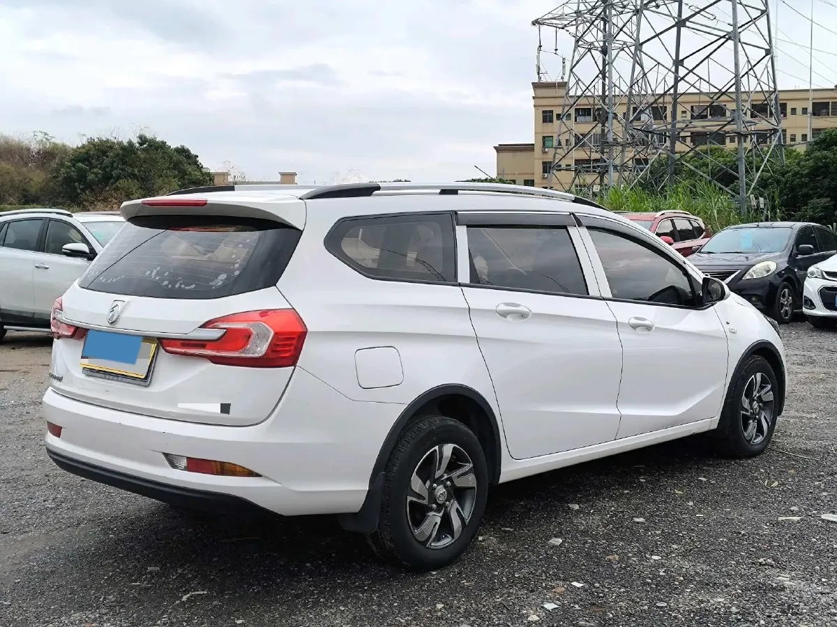 2017 BaoJun 310W 1.5L 112HP L4 6MT,autocango,china used car exporter,china ev exporter,chinese used car exporter,chinese used ev exporter