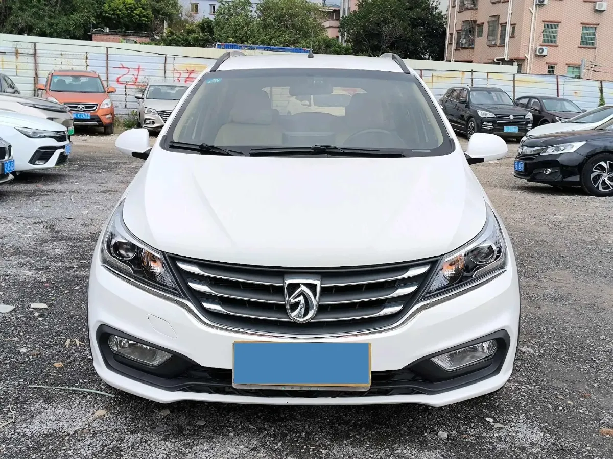 2017 BaoJun 310W 1.5L 112HP L4 6MT,autocango,china used car exporter,china ev exporter,chinese used car exporter,chinese used ev exporter