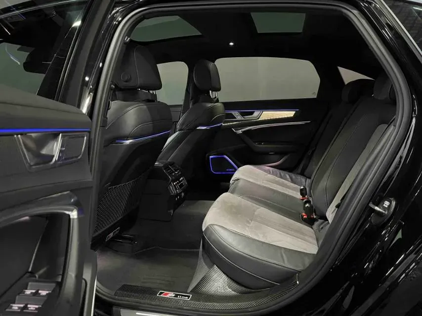 2023 Audi A6L 2.0T 245HP L4 7DCT,autocango,china used car exporter,china ev exporter,chinese used car exporter,chinese used ev exporter