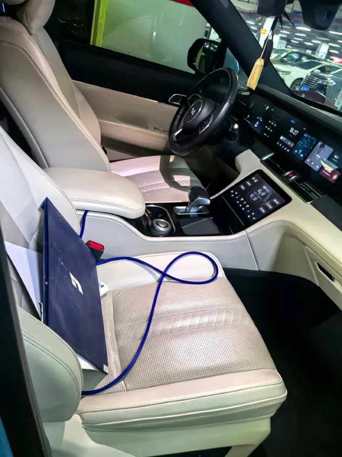 2020 Li ONE Range Extended 131HP REEV 40.5KWH,autocango,china used car exporter,china ev exporter,chinese used car exporter,chinese used ev exporter