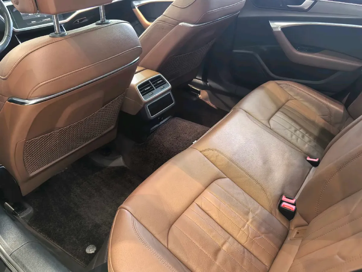 2021 Audi A6L 2.0T 224HP L4 7DCT,autocango,china used car exporter,china ev exporter,chinese used car exporter,chinese used ev exporter