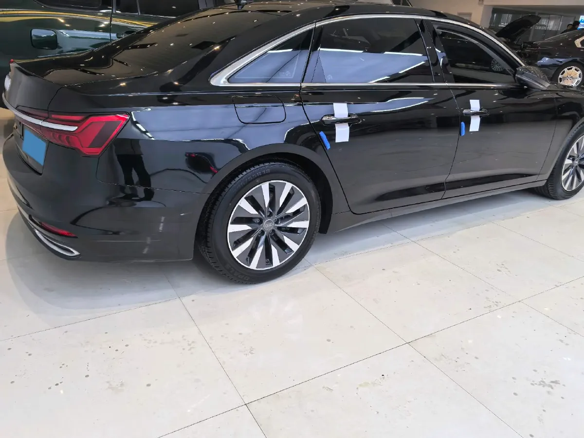 2021 Audi A6L 2.0T 224HP L4 7DCT,autocango,china used car exporter,china ev exporter,chinese used car exporter,chinese used ev exporter