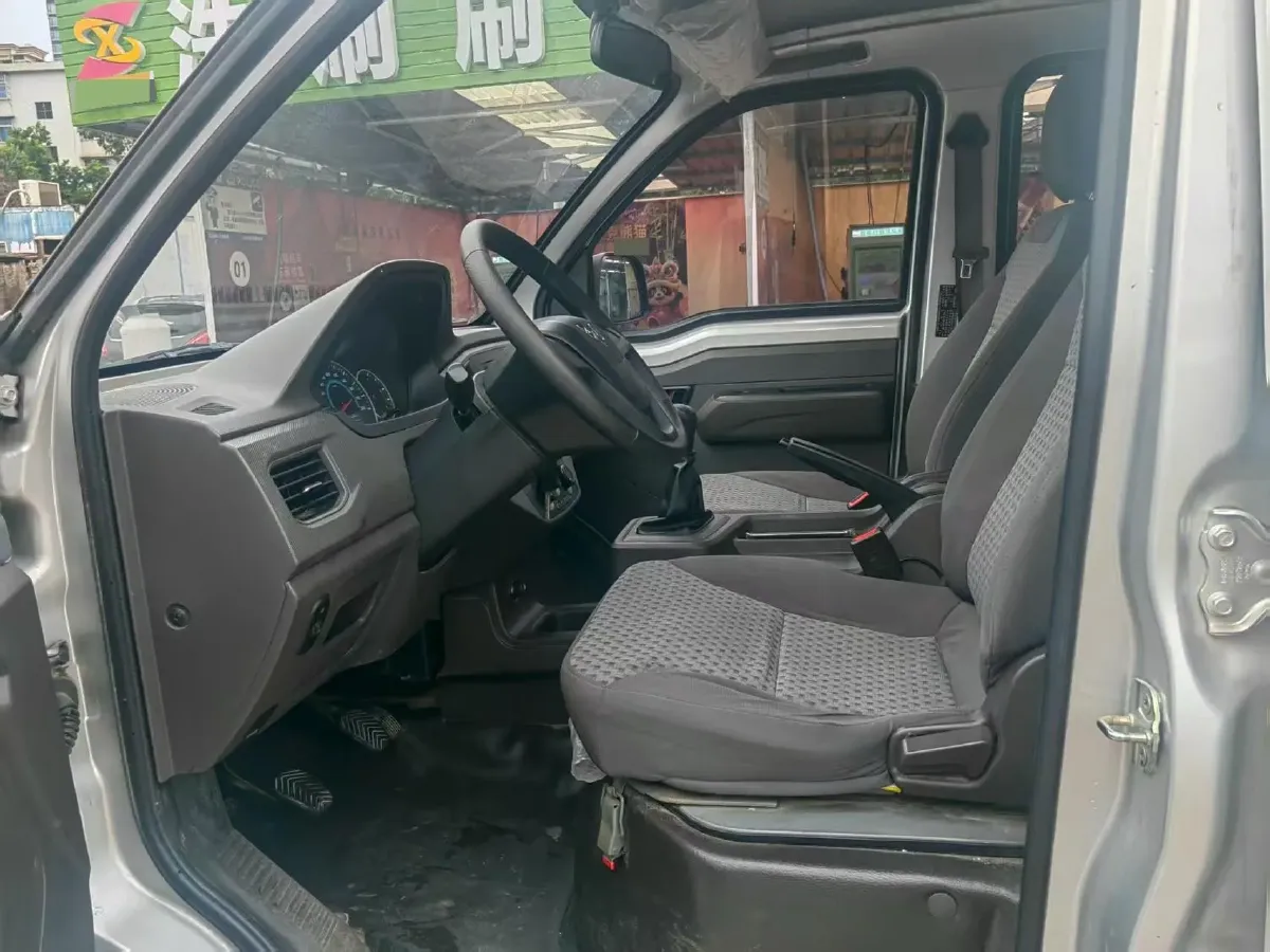 2023 WuLing RongGuang New Truck 2.0L 136HP L4 5MT,autocango,china used car exporter,china ev exporter,chinese used car exporter,chinese used ev exporter