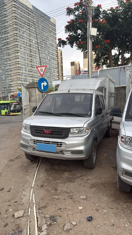 2023 WuLing RongGuang New Truck 2.0L 136HP L4 5MT,autocango,china used car exporter,china ev exporter,chinese used car exporter,chinese used ev exporter