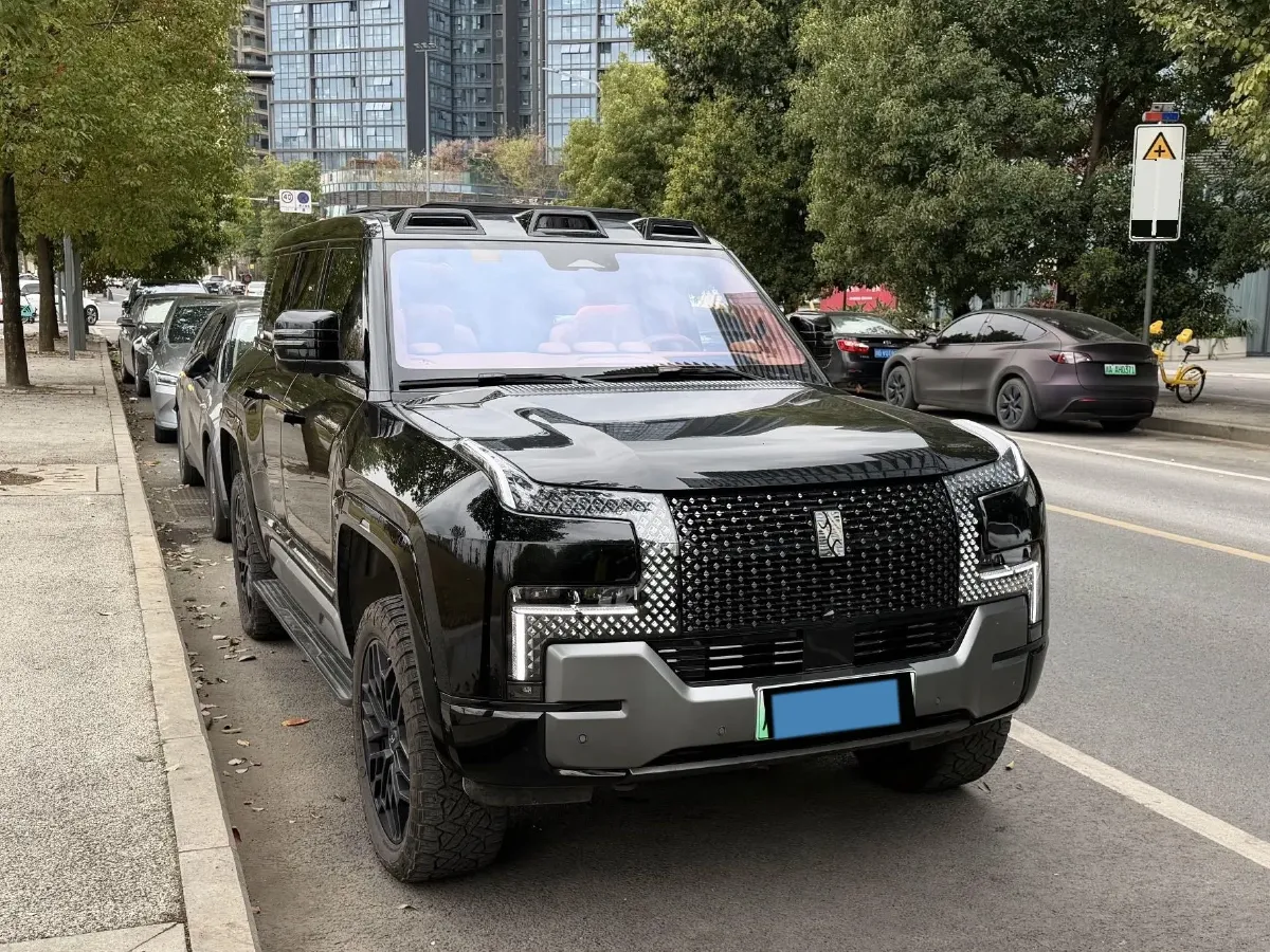 2023 YangWang U8 2.0T 272HP L4 REEV 49.05KWH,autocango,china used car exporter,china ev exporter,chinese used car exporter,chinese used ev exporter