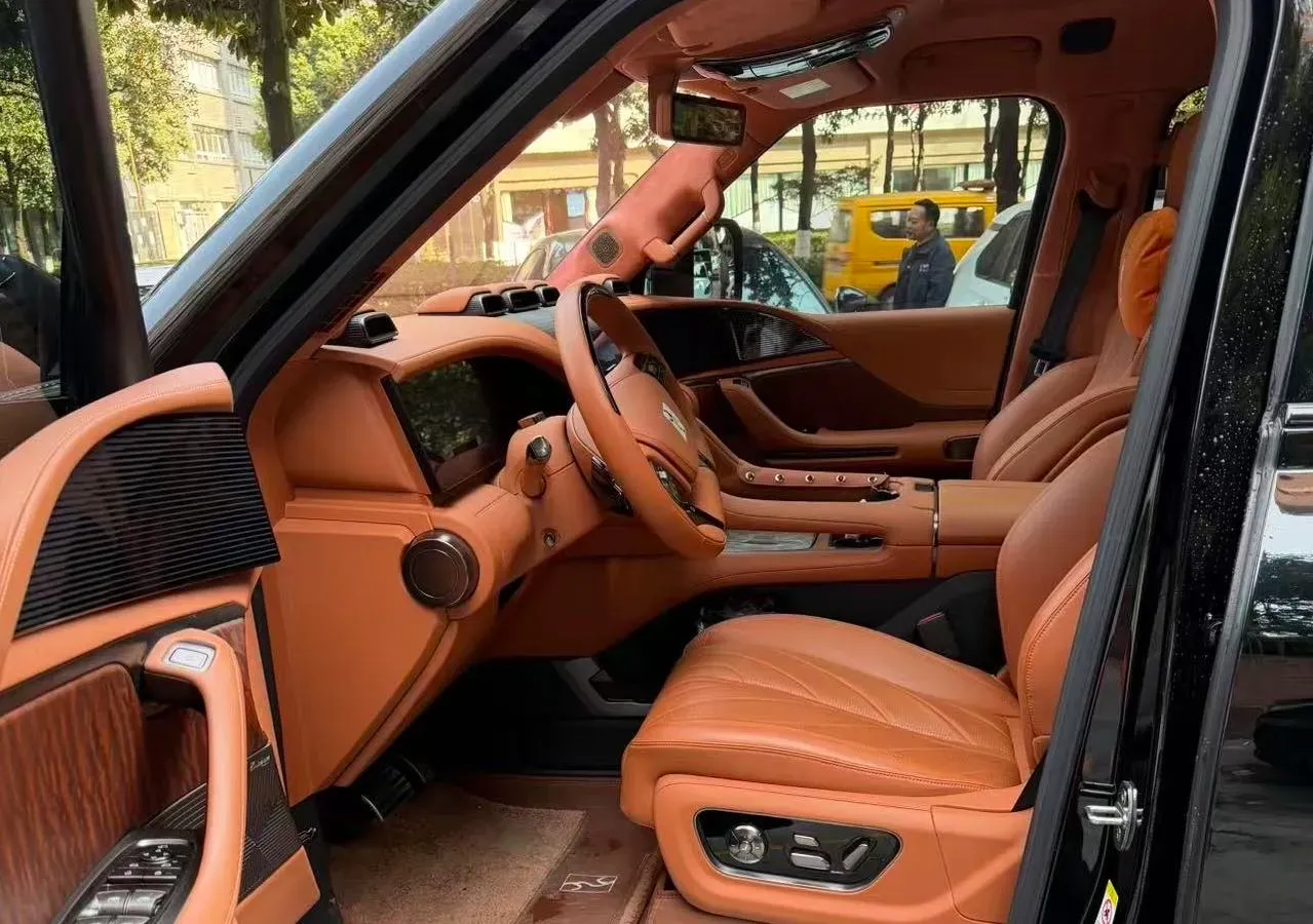 2023 YangWang U8 2.0T 272HP L4 REEV 49.05KWH,autocango,china used car exporter,china ev exporter,chinese used car exporter,chinese used ev exporter