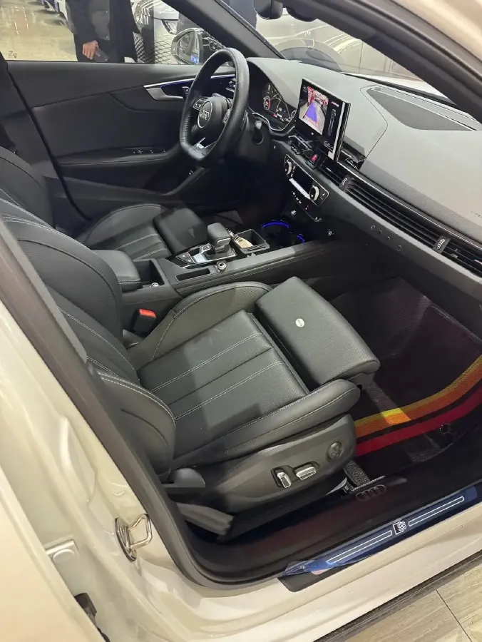 2024 Audi A4L 2.0T 190HP L4 7DCT,autocango,china used car exporter,china ev exporter,chinese used car exporter,chinese used ev exporter