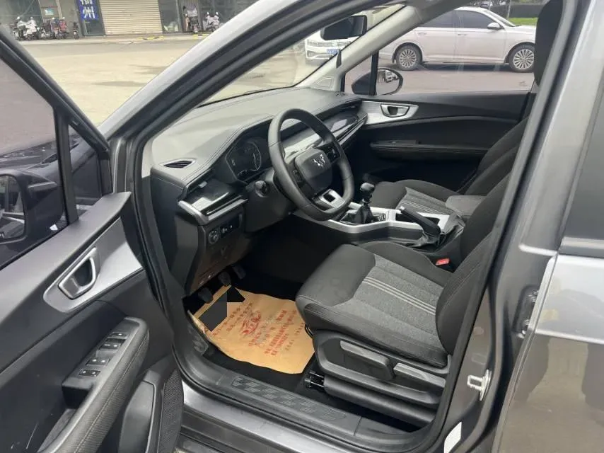 2022 WuLing ZhengChen 2.0L 136HP L4 6MT,autocango,china used car exporter,china ev exporter,chinese used car exporter,chinese used ev exporter