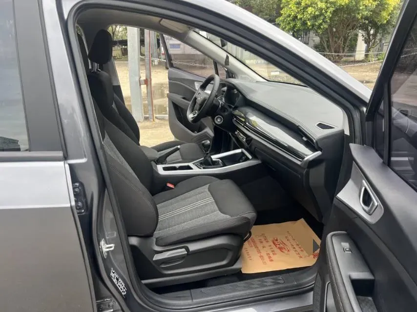 2022 WuLing ZhengChen 2.0L 136HP L4 6MT,autocango,china used car exporter,china ev exporter,chinese used car exporter,chinese used ev exporter