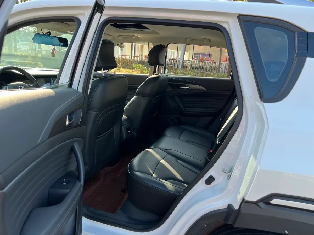 2021 ChangAn CS35 Plus 1.6L 128HP L4 CVT,autocango,china used car exporter,china ev exporter,chinese used car exporter,chinese used ev exporter