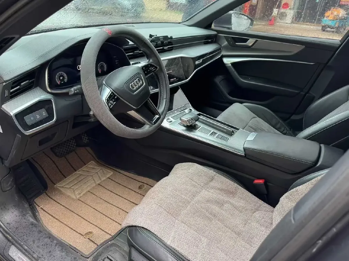 2022 Audi A6L 2.0T 224HP L4 7DCT,autocango,china used car exporter,china ev exporter,chinese used car exporter,chinese used ev exporter