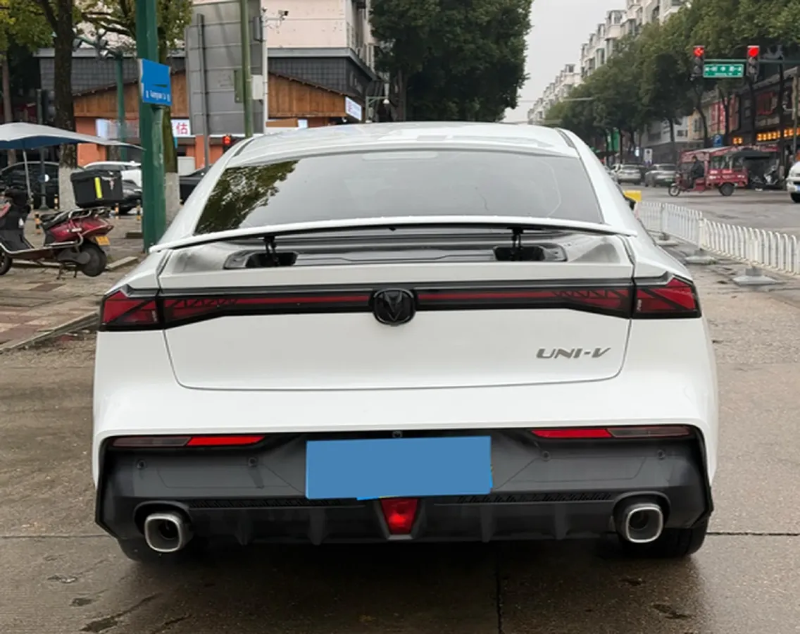 2022 ChangAn UNI-V 1.5T 188HP L4 7DCT,autocango,china used car exporter,china ev exporter,chinese used car exporter,chinese used ev exporter
