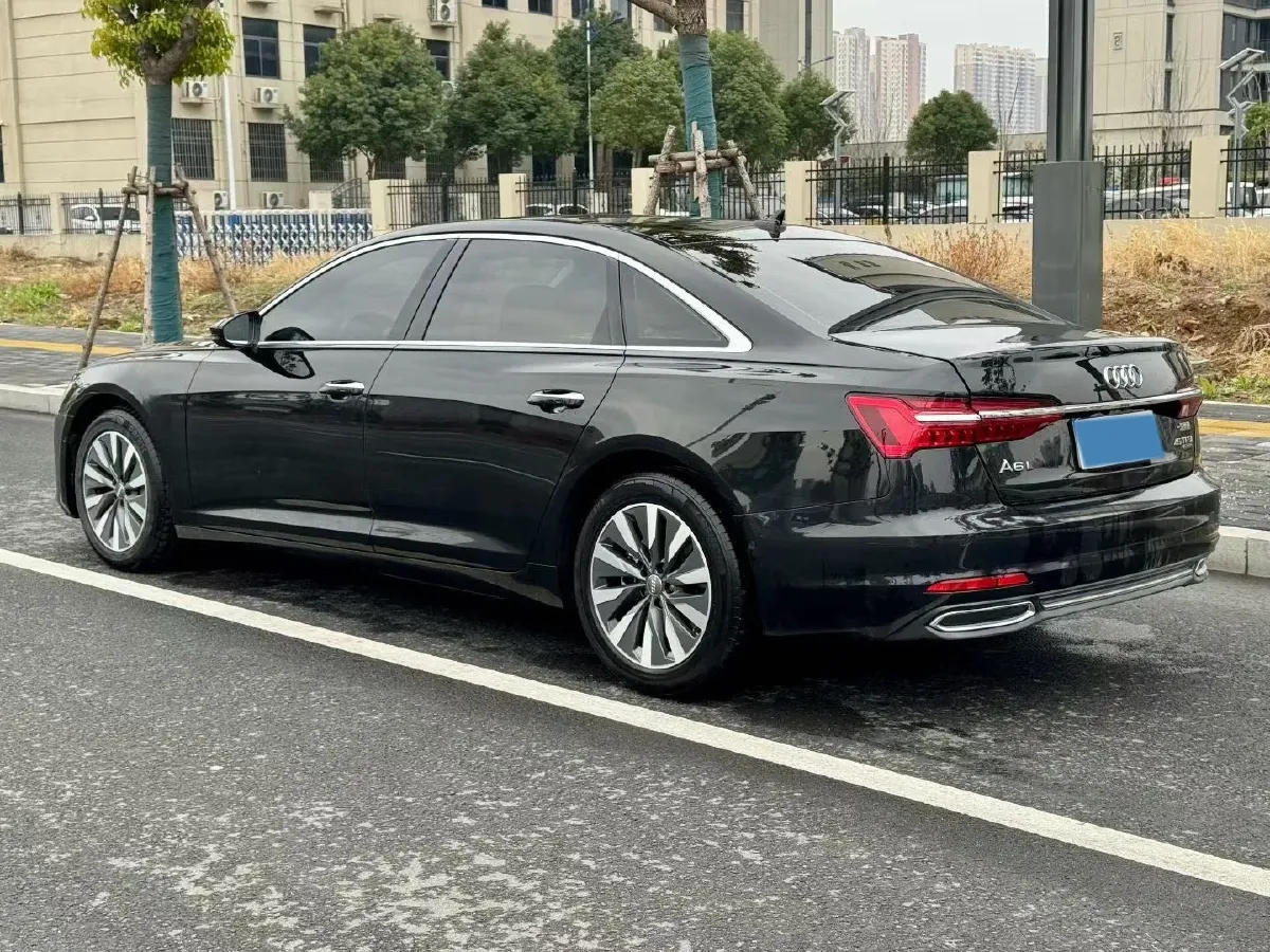 2021 Audi A6L 2.0T 224HP L4 7DCT,autocango,china used car exporter,china ev exporter,chinese used car exporter,chinese used ev exporter