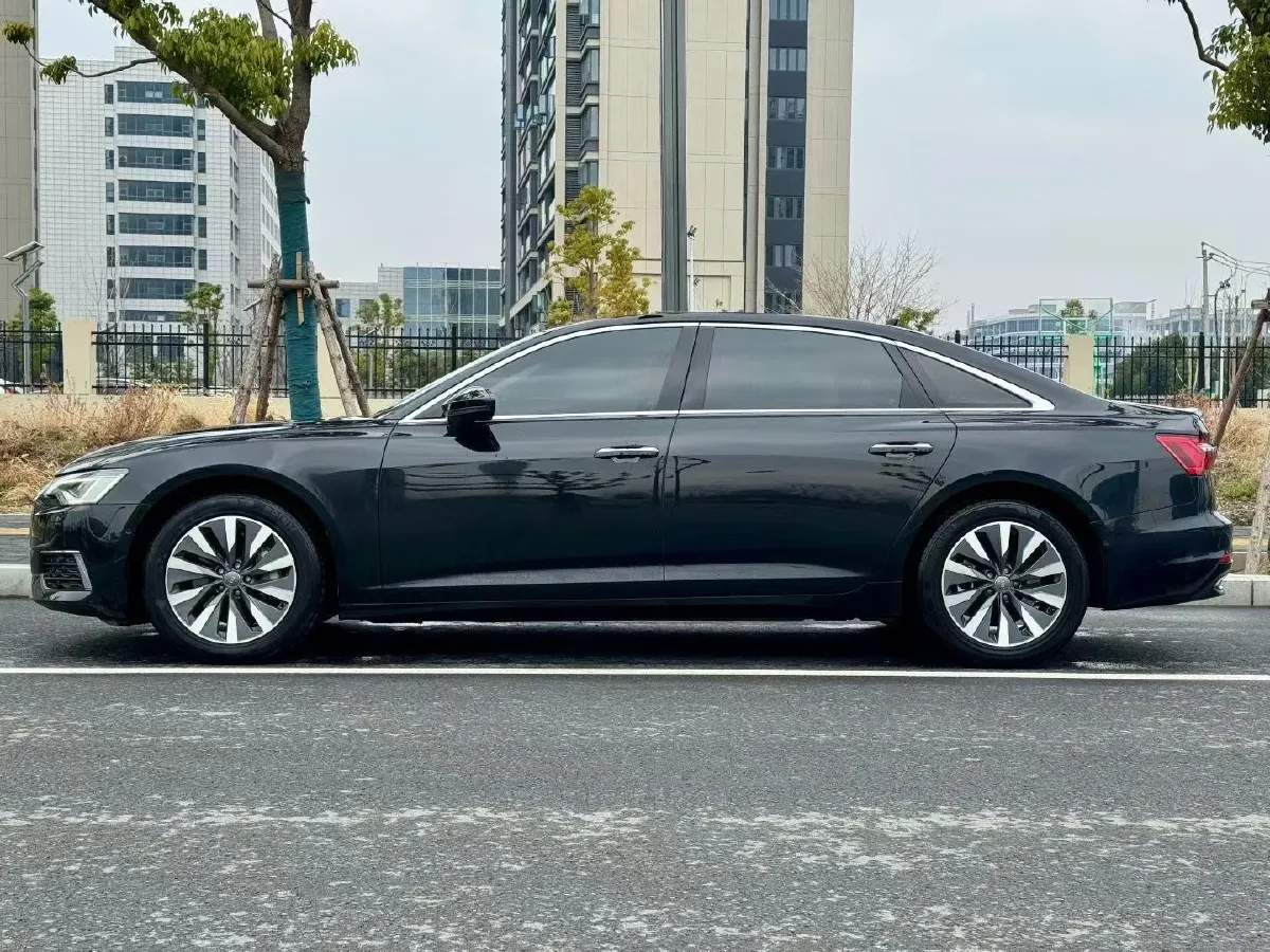 2021 Audi A6L 2.0T 224HP L4 7DCT,autocango,china used car exporter,china ev exporter,chinese used car exporter,chinese used ev exporter