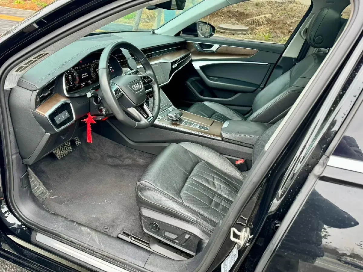 2021 Audi A6L 2.0T 224HP L4 7DCT,autocango,china used car exporter,china ev exporter,chinese used car exporter,chinese used ev exporter