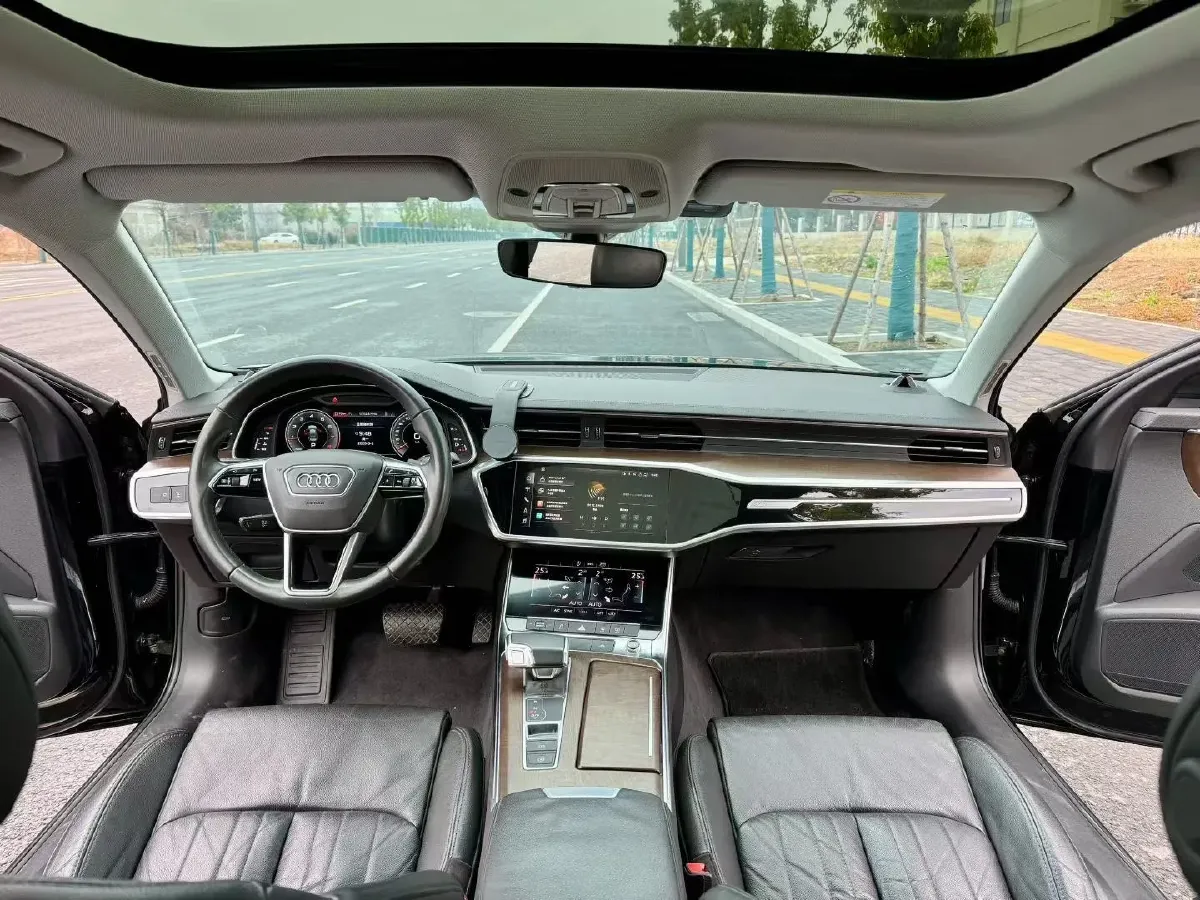 2021 Audi A6L 2.0T 224HP L4 7DCT,autocango,china used car exporter,china ev exporter,chinese used car exporter,chinese used ev exporter