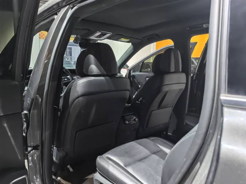 2021 Li ONE Range Extended 131HP REEV 40.5KWH,autocango,china used car exporter,china ev exporter,chinese used car exporter,chinese used ev exporter