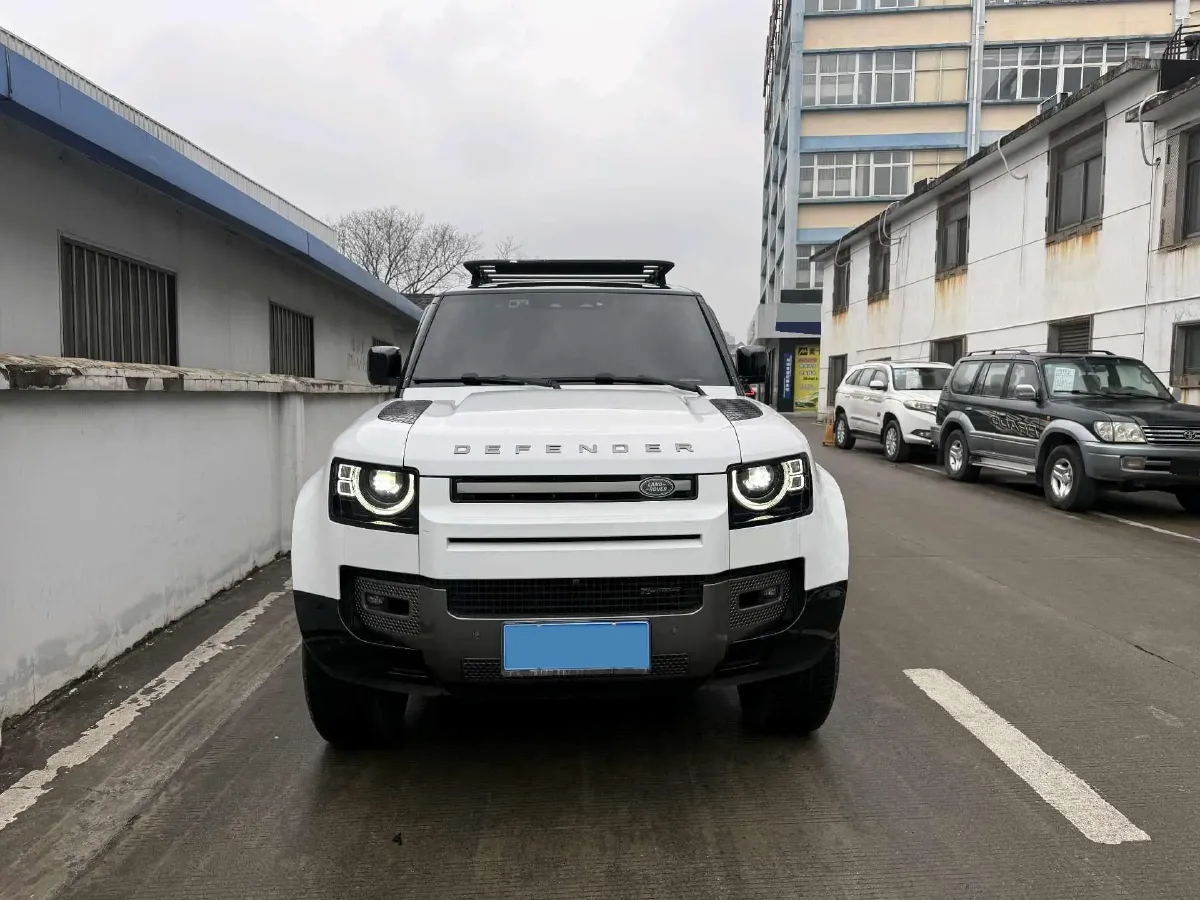 2022 Land Rover Defender 3.0T 400HP L6 8AT,autocango,china used car exporter,china ev exporter,chinese used car exporter,chinese used ev exporter
