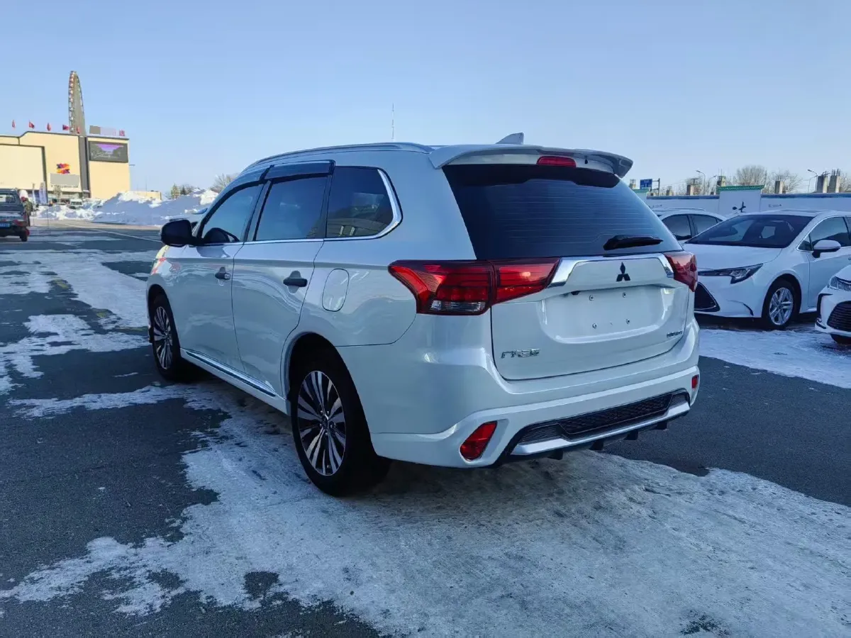 2021 Mitsubishi Outlander 2.0L 166HP L4 CVT,autocango,china used car exporter,china ev exporter,chinese used car exporter,chinese used ev exporter