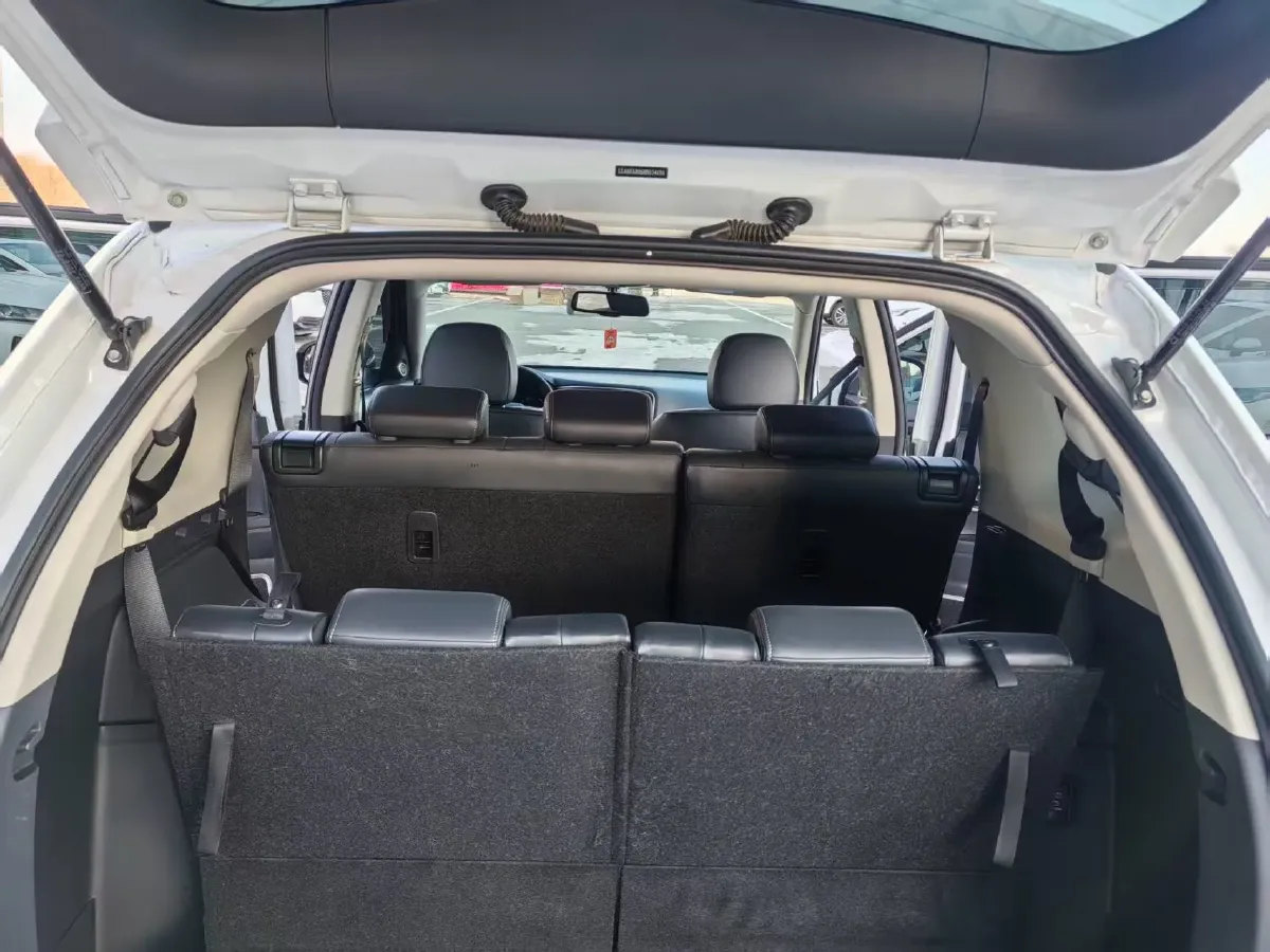 2021 Mitsubishi Outlander 2.0L 166HP L4 CVT,autocango,china used car exporter,china ev exporter,chinese used car exporter,chinese used ev exporter