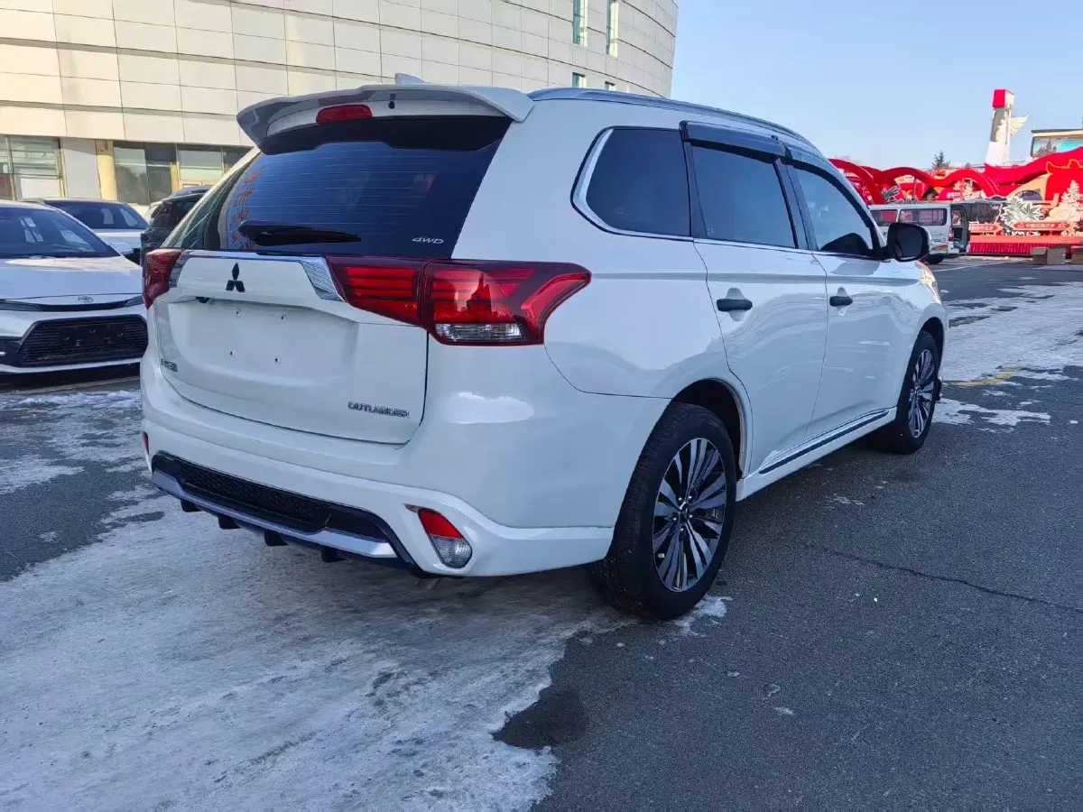 2021 Mitsubishi Outlander 2.0L 166HP L4 CVT,autocango,china used car exporter,china ev exporter,chinese used car exporter,chinese used ev exporter