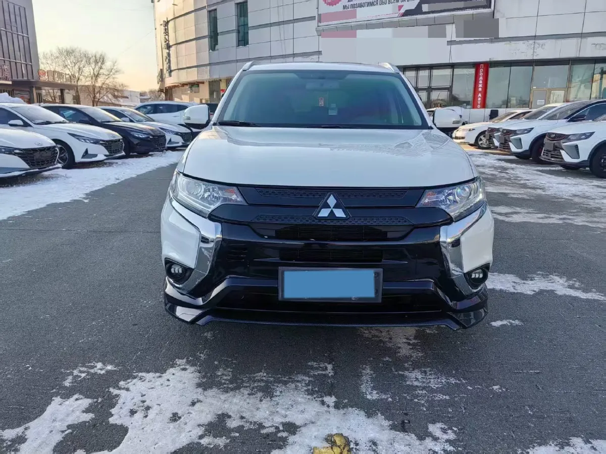 2021 Mitsubishi Outlander 2.0L 166HP L4 CVT,autocango,china used car exporter,china ev exporter,chinese used car exporter,chinese used ev exporter
