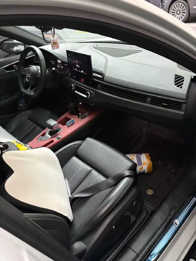 2024 Audi A4L 2.0T 190HP L4 7DCT,autocango,china used car exporter,china ev exporter,chinese used car exporter,chinese used ev exporter