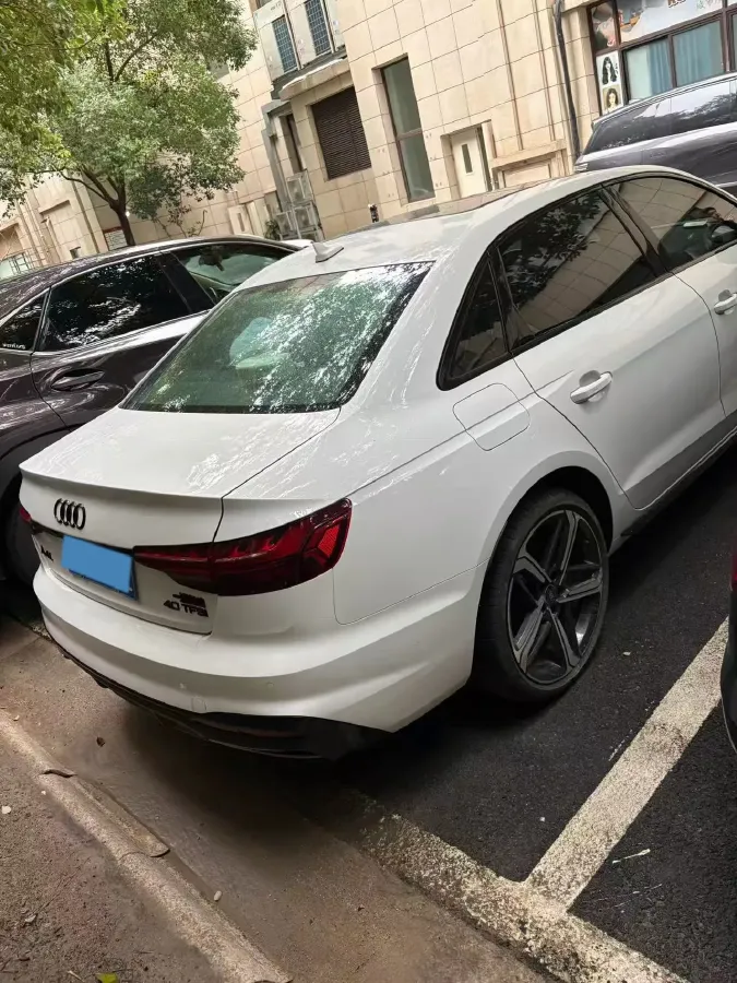 2024 Audi A4L 2.0T 190HP L4 7DCT,autocango,china used car exporter,china ev exporter,chinese used car exporter,chinese used ev exporter