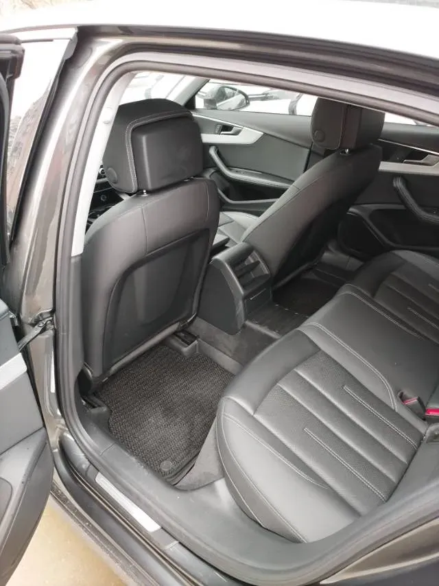 2020 Audi A4L 2.0T 190HP L4 7DCT,autocango,china used car exporter,china ev exporter,chinese used car exporter,chinese used ev exporter