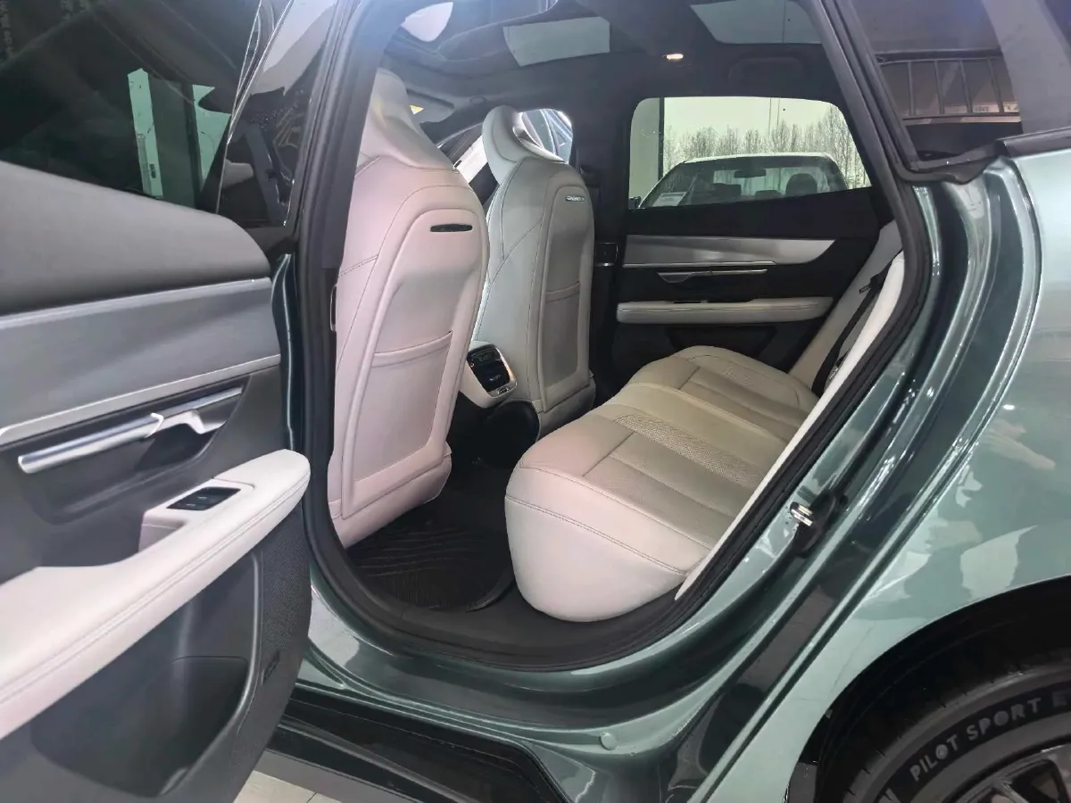 2024 Xpeng P7 BEV 86.2KWH,autocango,china used car exporter,china ev exporter,chinese used car exporter,chinese used ev exporter