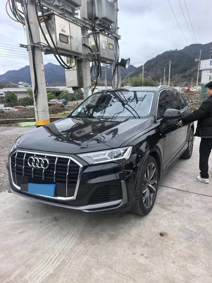 2023 Audi Q7 3.0T 340HP V6 8AT,autocango,china used car exporter,china ev exporter,chinese used car exporter,chinese used ev exporter