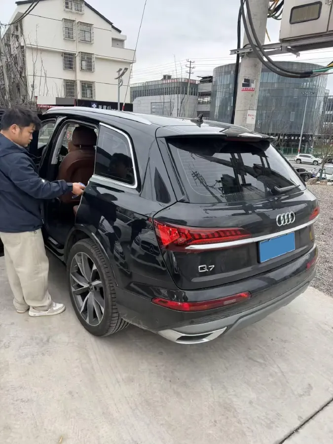 2023 Audi Q7 3.0T 340HP V6 8AT,autocango,china used car exporter,china ev exporter,chinese used car exporter,chinese used ev exporter